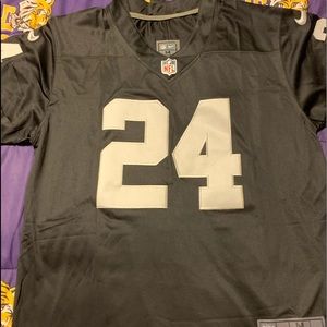 Raiders Lynch jersey